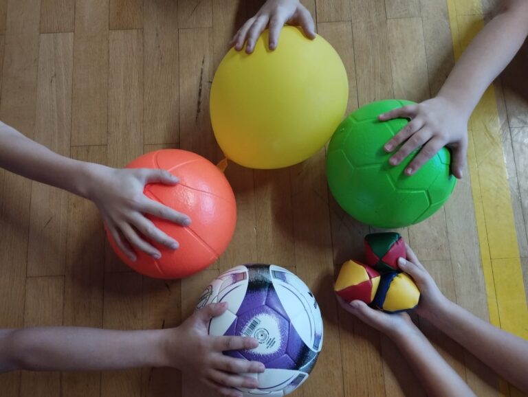 Spiel und Spaß mit Bällen (3. und 4. Klassen)
